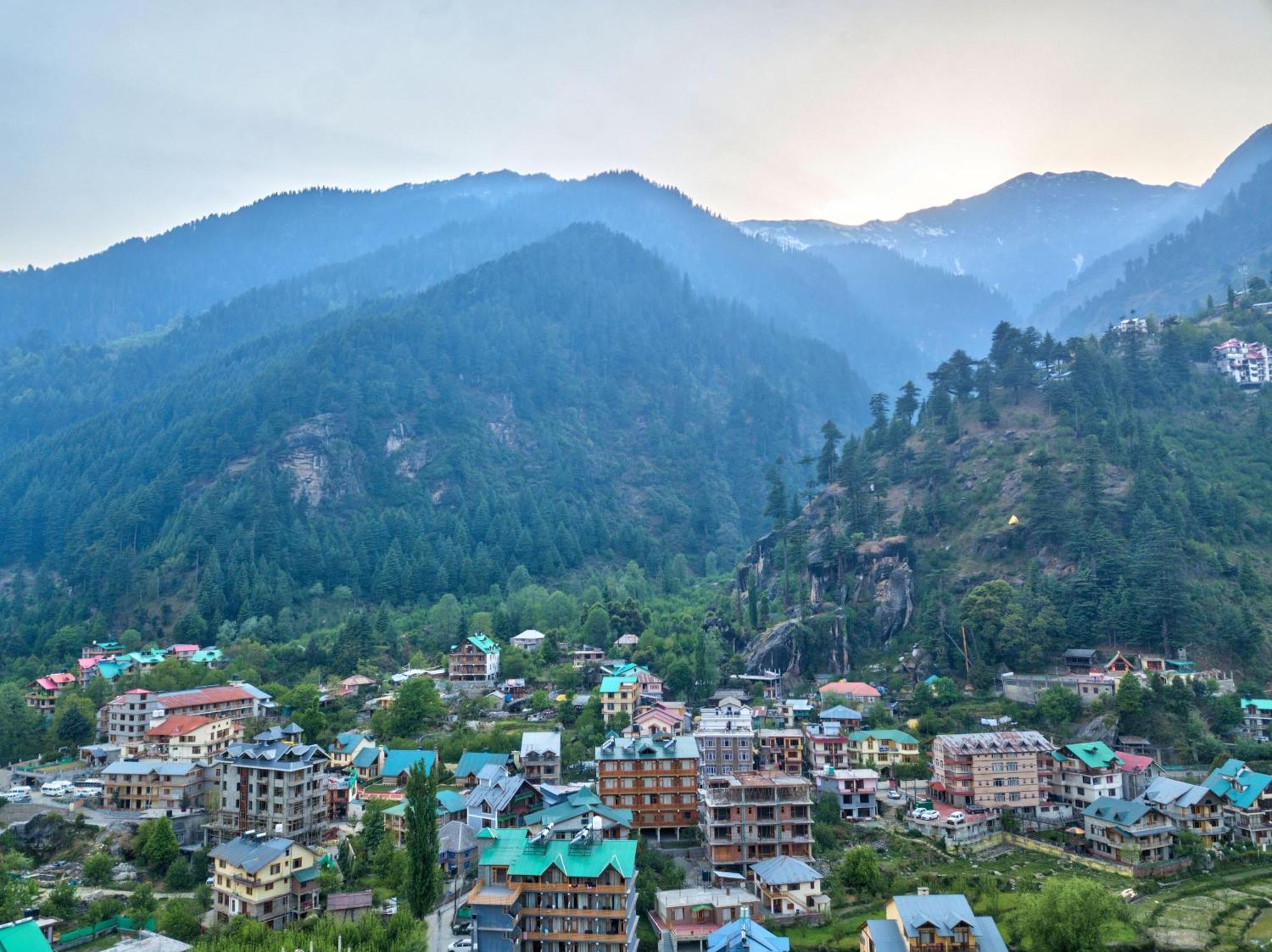 Swastik Grand Manali Hotel ภายนอก รูปภาพ