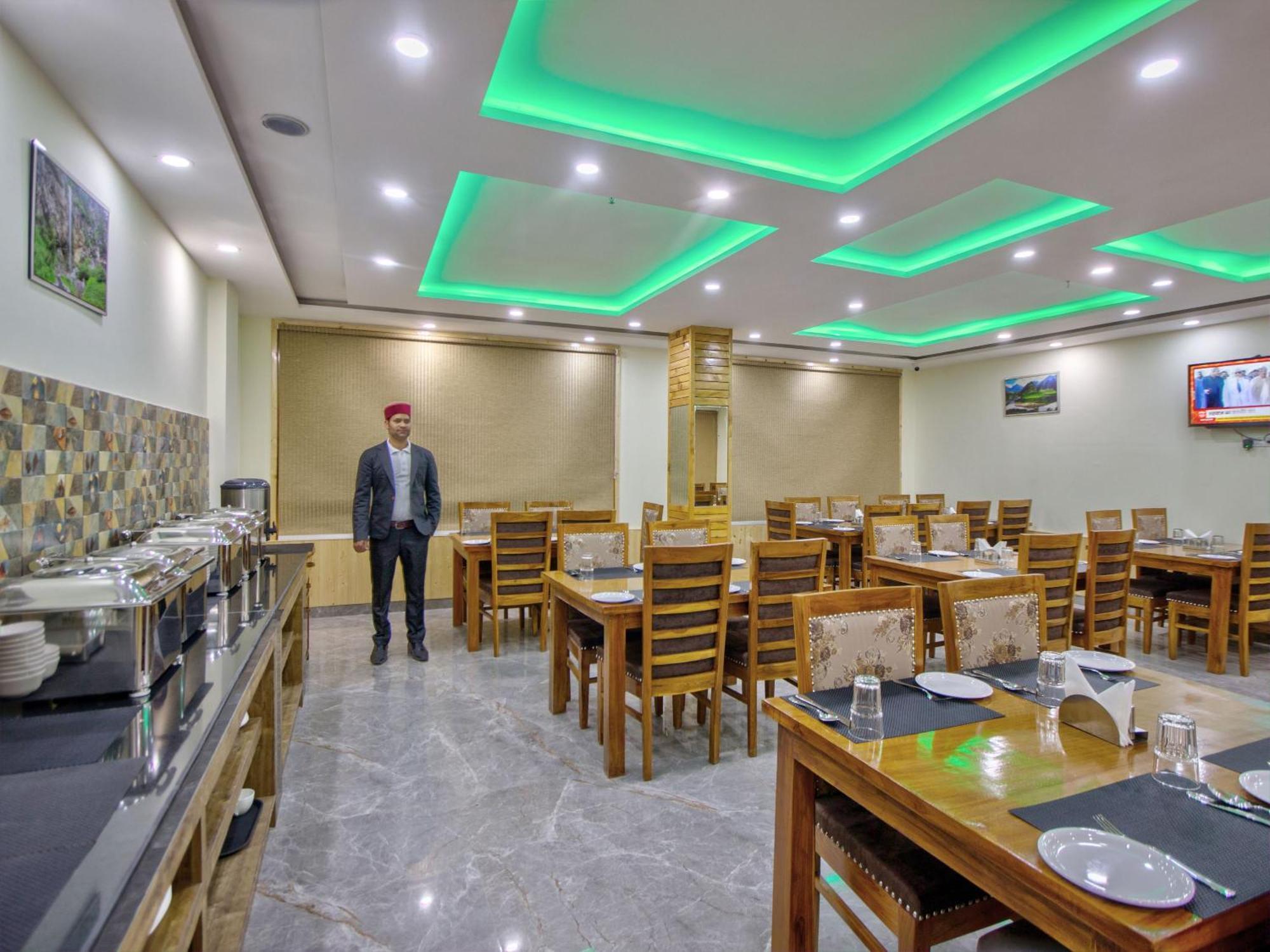 Swastik Grand Manali Hotel ภายนอก รูปภาพ