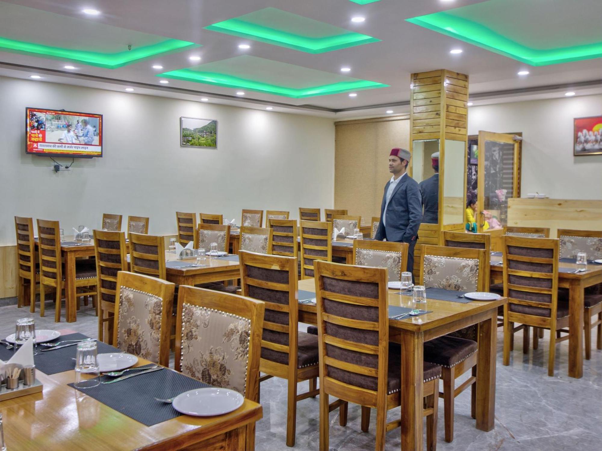 Swastik Grand Manali Hotel ภายนอก รูปภาพ