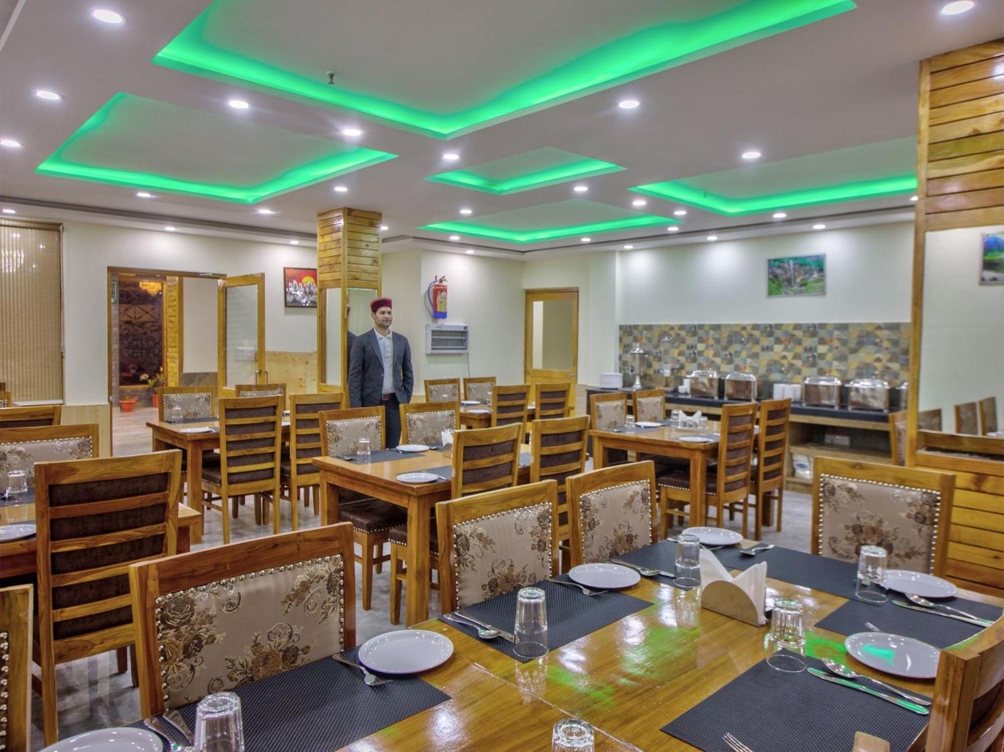 Swastik Grand Manali Hotel ภายนอก รูปภาพ