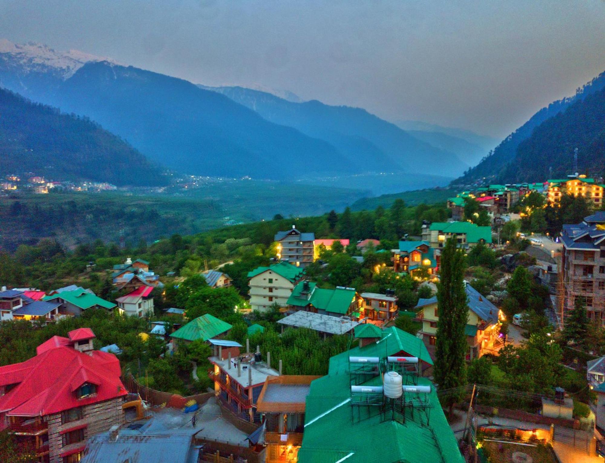 Swastik Grand Manali Hotel ภายนอก รูปภาพ