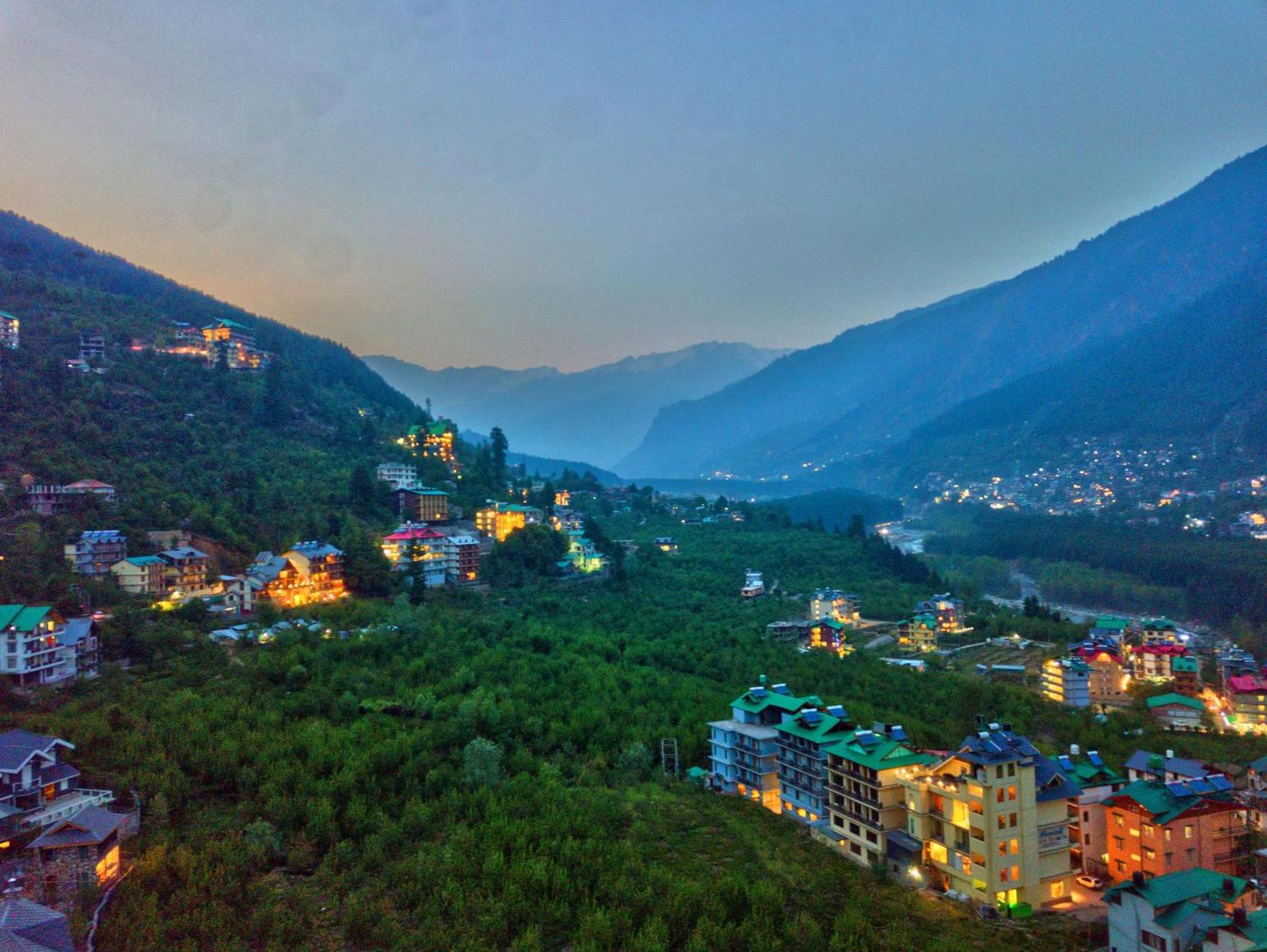 Swastik Grand Manali Hotel ภายนอก รูปภาพ